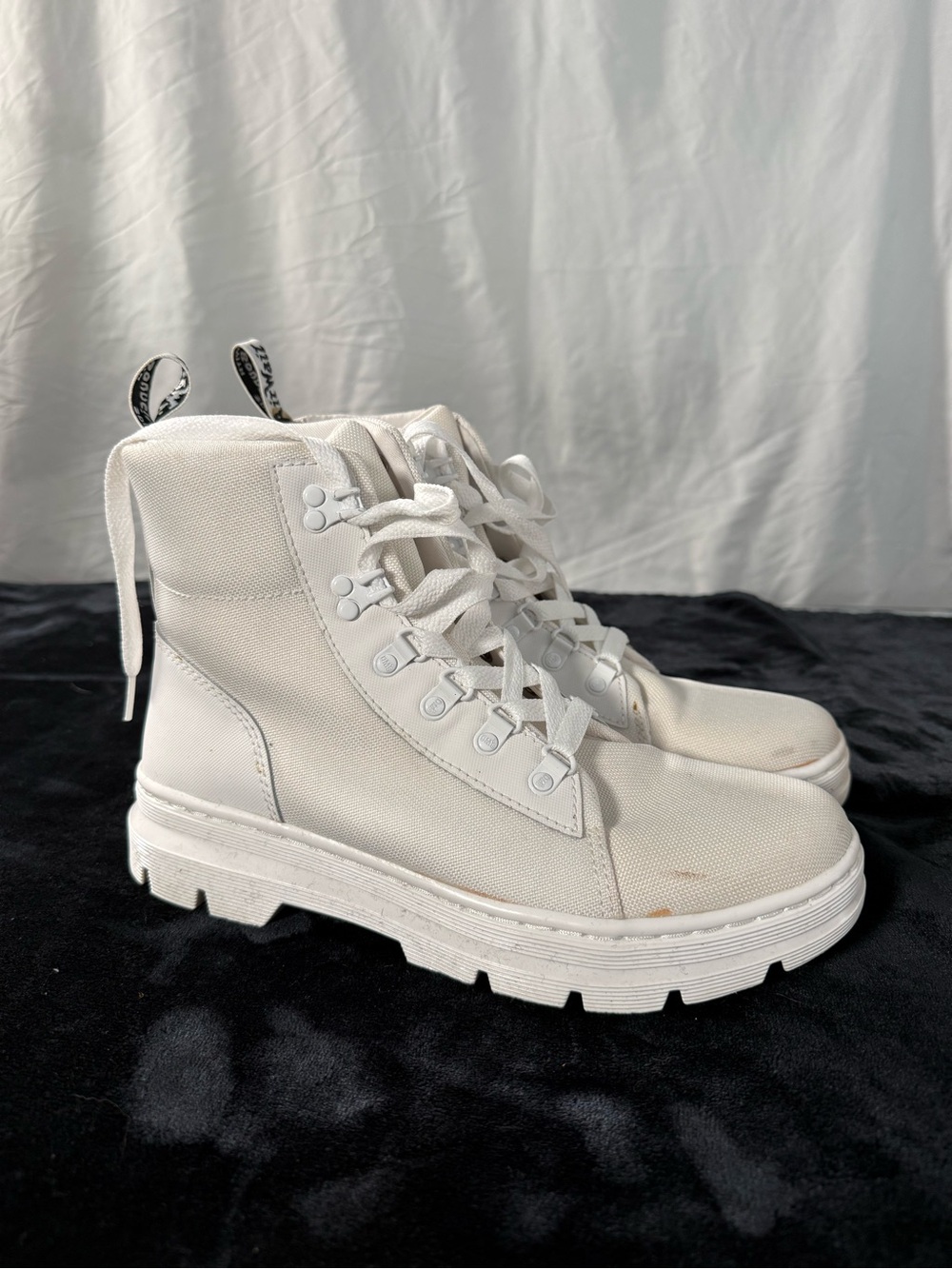 Dr Martens Combs White